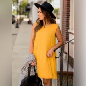 Everly Yellow Above Knee Dress Size M Knee Length